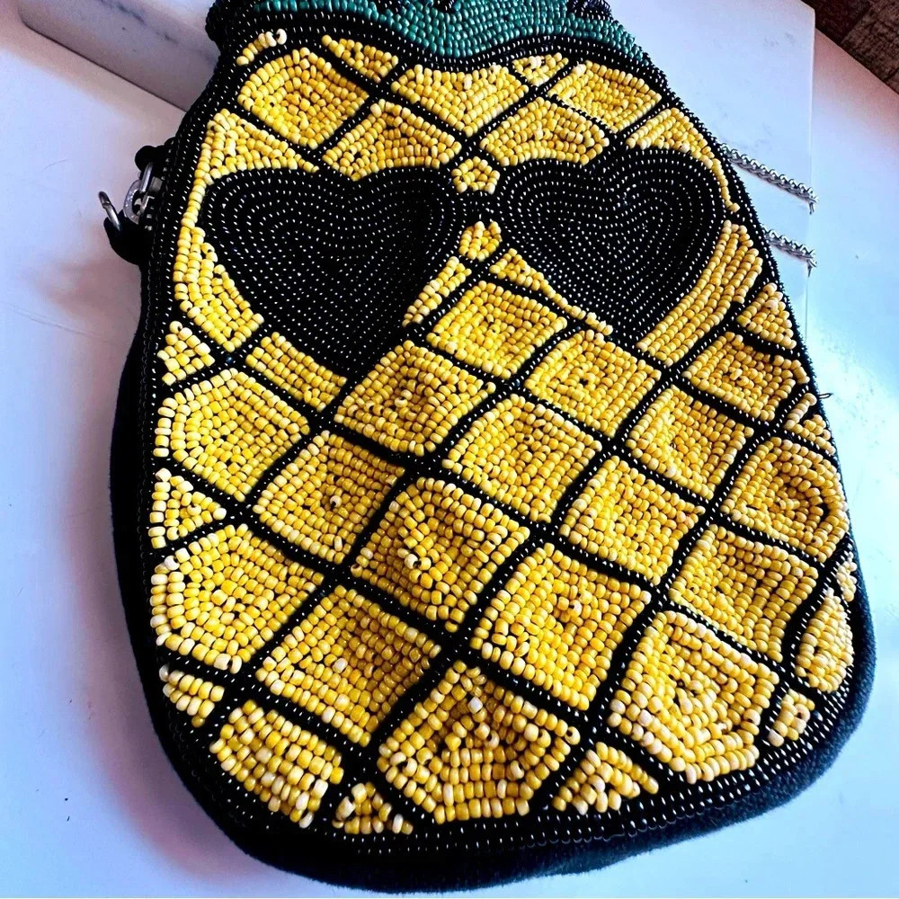 Circus by Sam Edelman Velma Beaded Pineapple Shape Hearts Chain Crossbody Purse - Picture 4 of 8